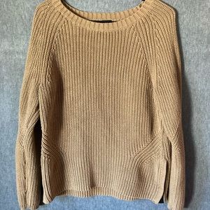 Tan sweater💚